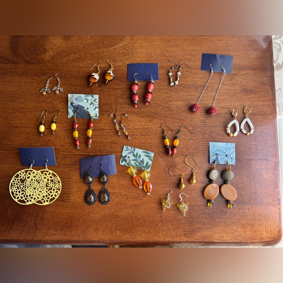 Earring bundle - Picture 9 of 10